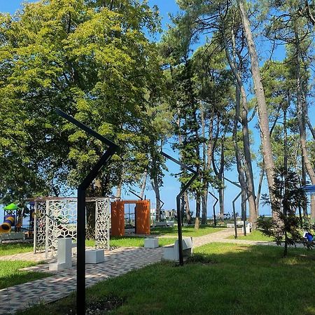 Guest House Kobuleti On Aghmashenebeli Bagian luar foto