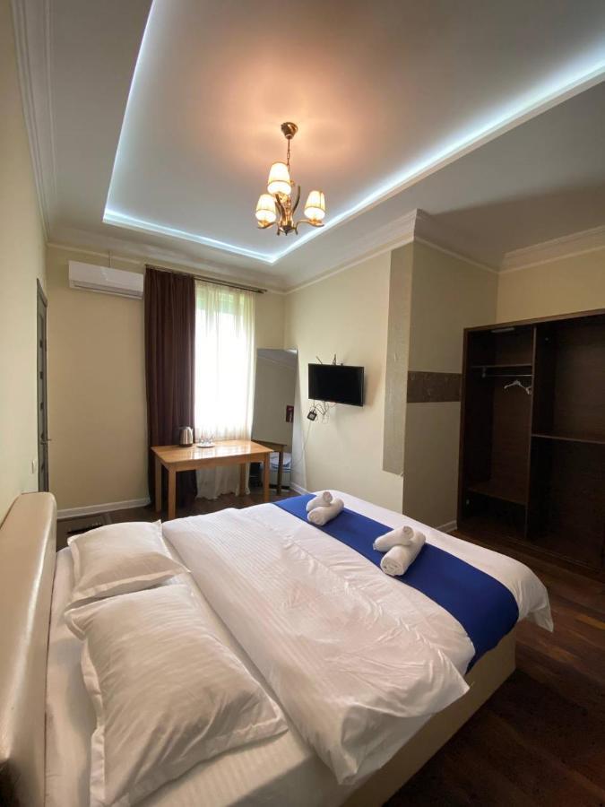 Guest House Kobuleti On Aghmashenebeli Bagian luar foto