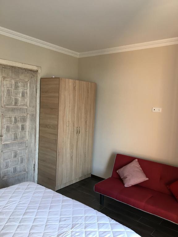 Guest House Kobuleti On Aghmashenebeli Bagian luar foto