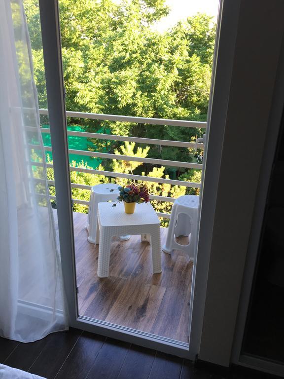 Guest House Kobuleti On Aghmashenebeli Bagian luar foto