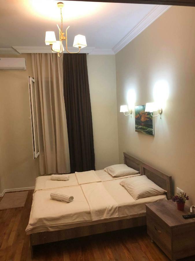 Guest House Kobuleti On Aghmashenebeli Bagian luar foto